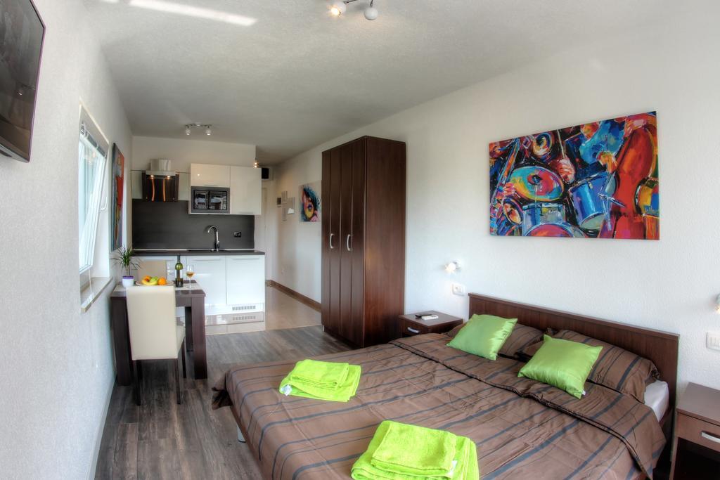 Apartments Nebuloza โรวีน ภายนอก รูปภาพ
