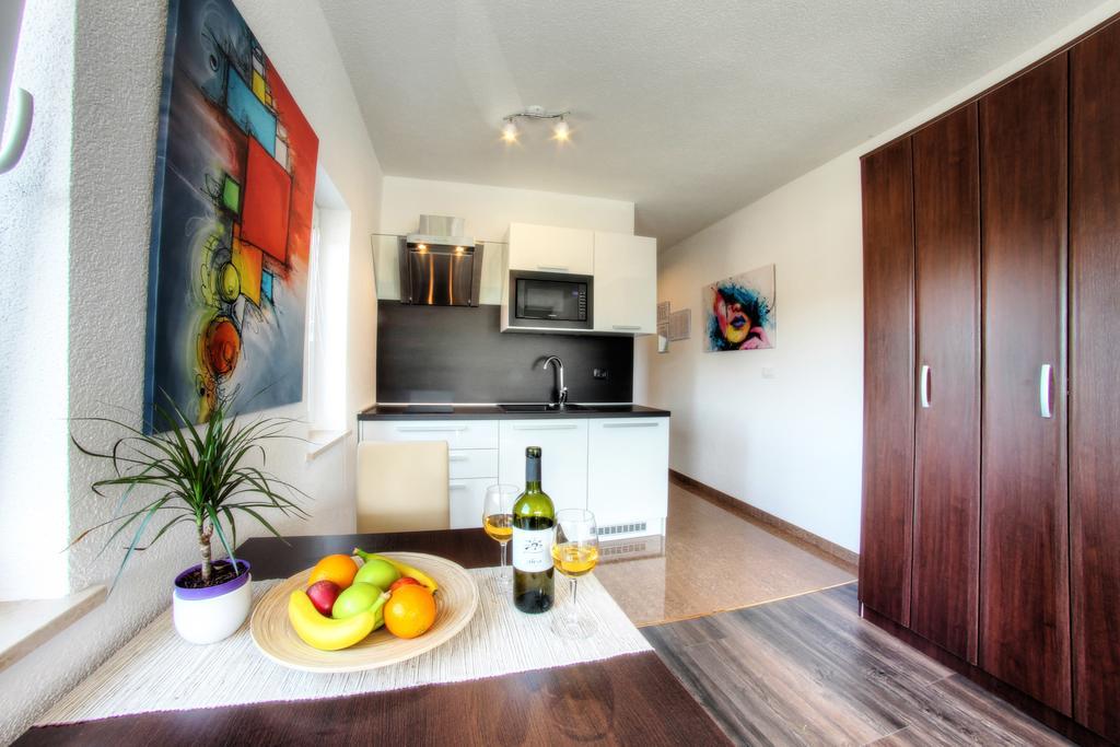 Apartments Nebuloza โรวีน ภายนอก รูปภาพ